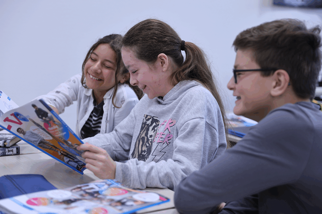 Kinderen met VO Gids in de klas