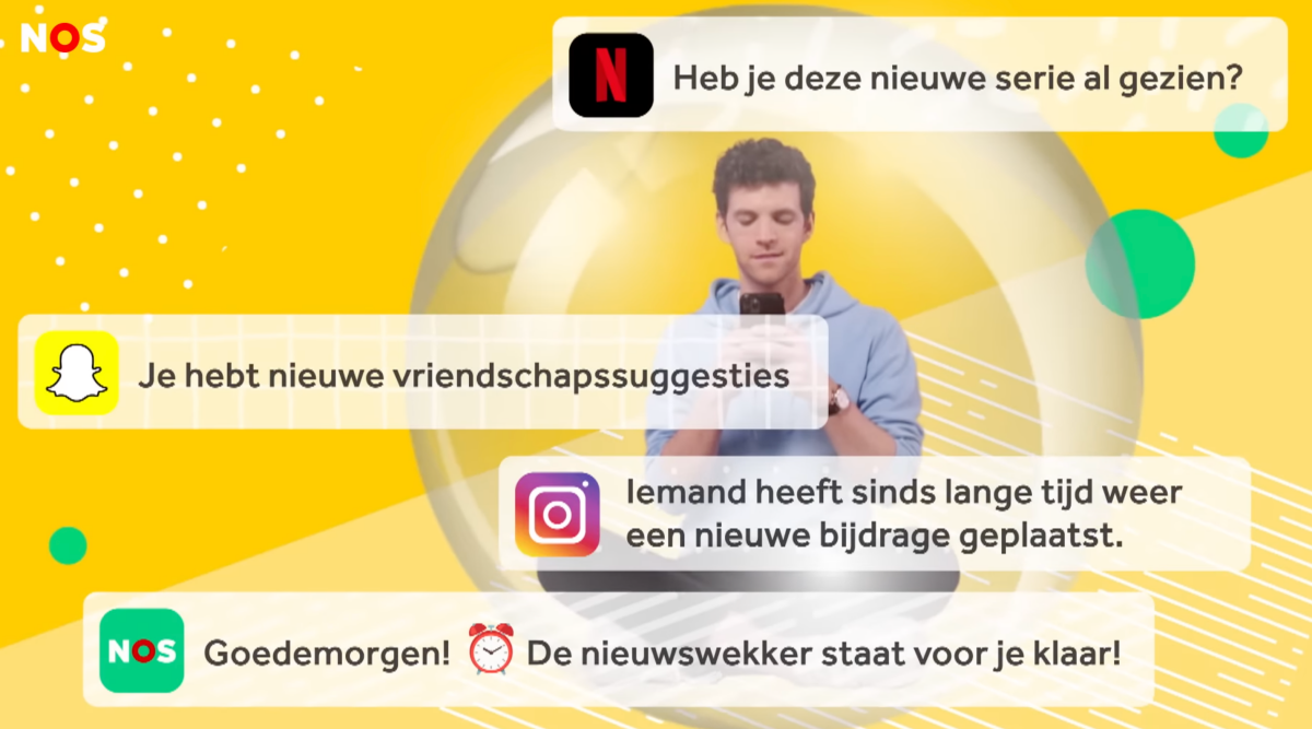 Man kijkt op smartphone achter meldingen van apps | De VO Gids 2026